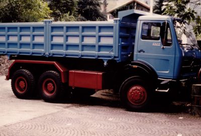 Uno dei primi camion della ditta